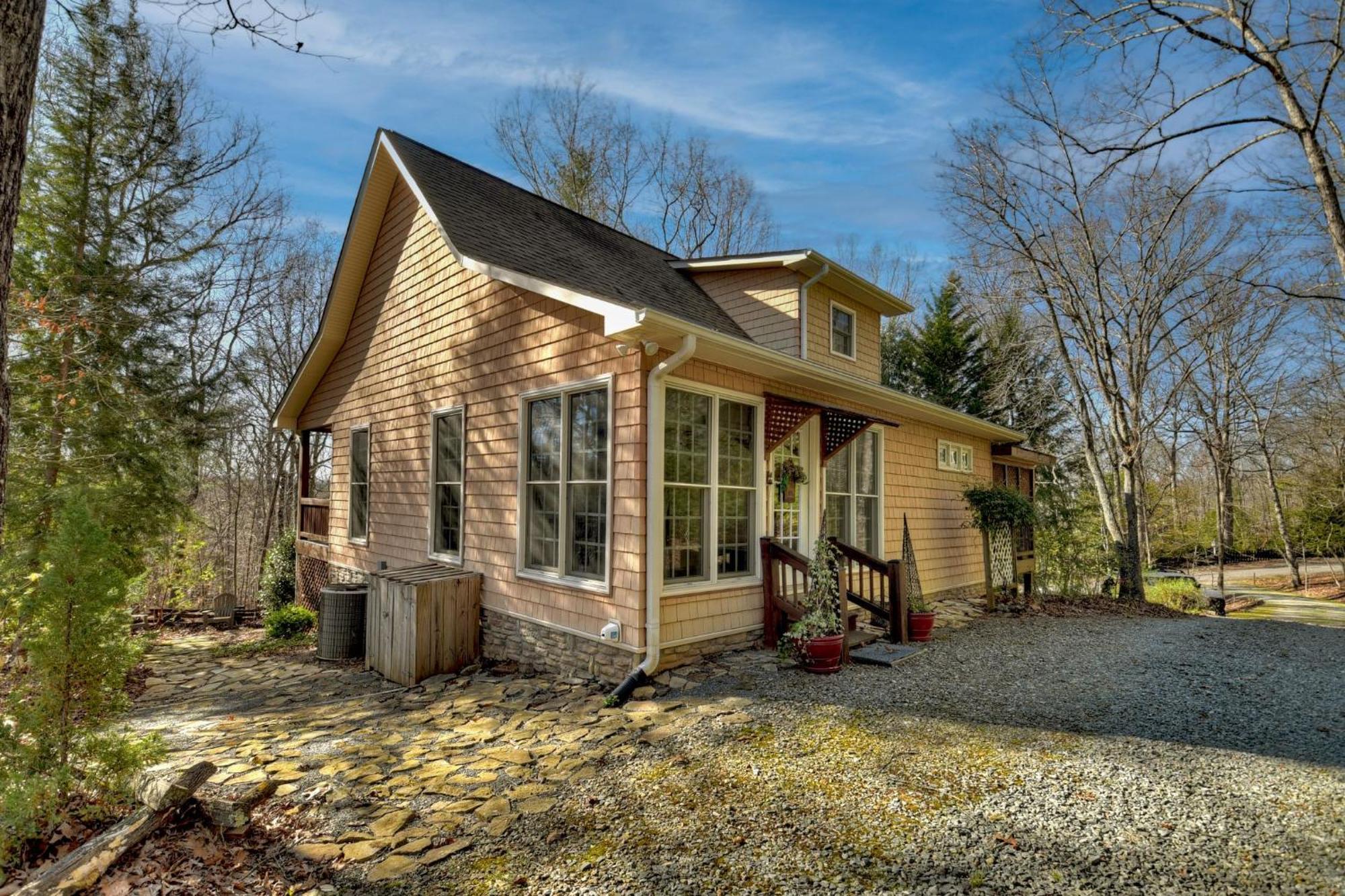 Southern Living Cottage Cozy Up By The Fire Relax On The Porch And Enjoy Peaceful Surroundings Blue Ridge Exterior photo