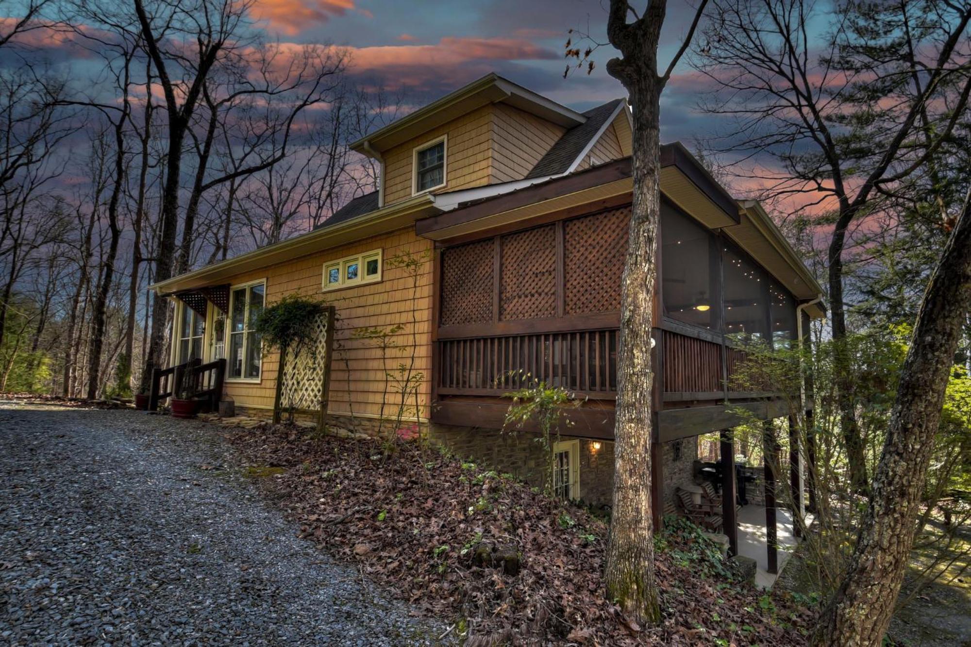 Southern Living Cottage Cozy Up By The Fire Relax On The Porch And Enjoy Peaceful Surroundings Blue Ridge Exterior photo