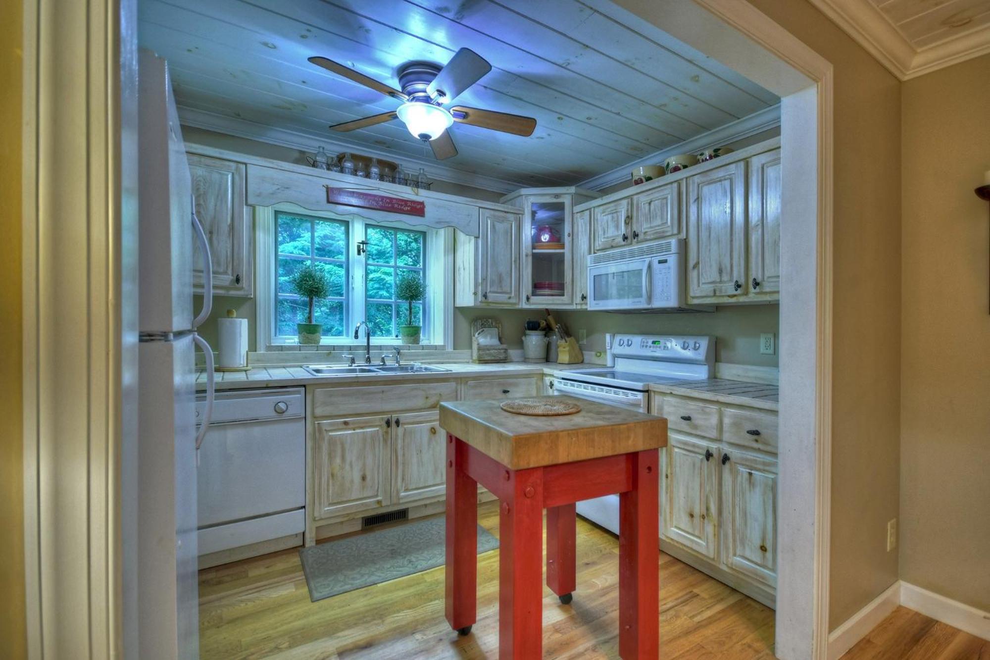 Southern Living Cottage Cozy Up By The Fire Relax On The Porch And Enjoy Peaceful Surroundings Blue Ridge Exterior photo