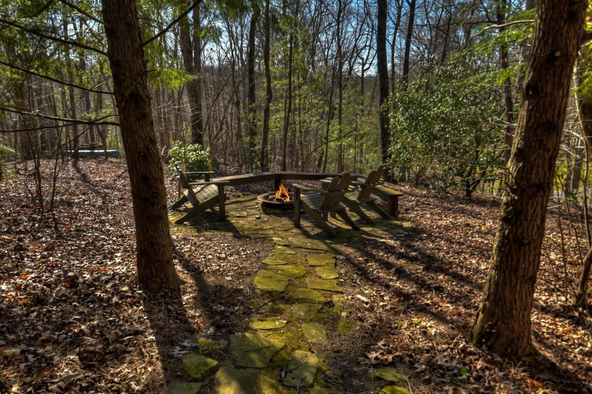 Southern Living Cottage Cozy Up By The Fire Relax On The Porch And Enjoy Peaceful Surroundings Blue Ridge Exterior photo